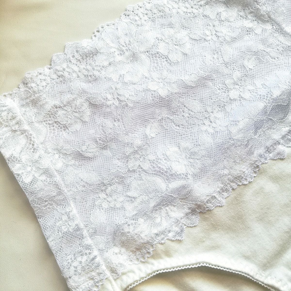 育乳ブラ・補正ブラのハクショーツ・ハイウエスト　ホワイトの画像